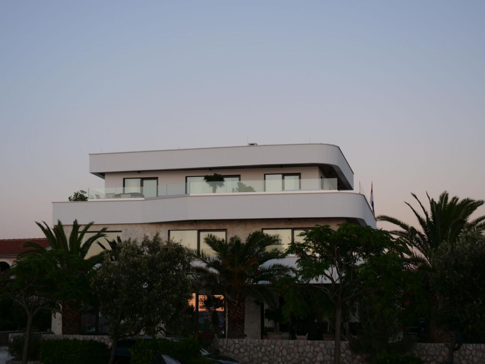 Apartments Dernaj Vir Exterior photo