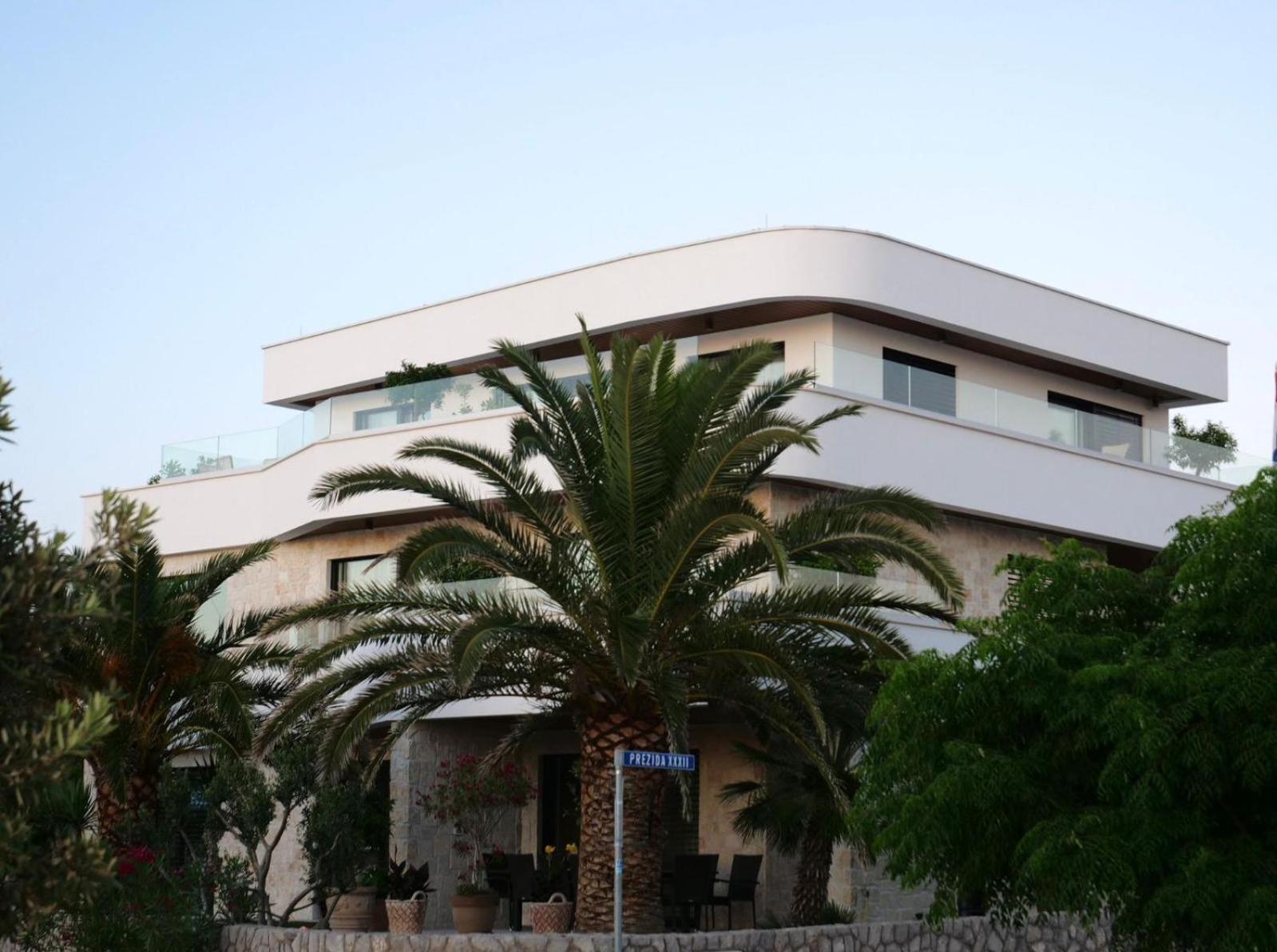 Apartments Dernaj Vir Exterior photo